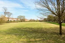 Buckingham Gardens, West Molesey KT8 photo 2