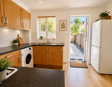 Jefferson Close Northfields W13 photo 2