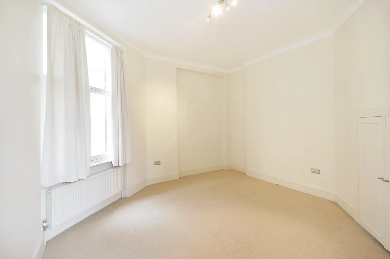 Sutherland House Marloes Road W8 photo 2