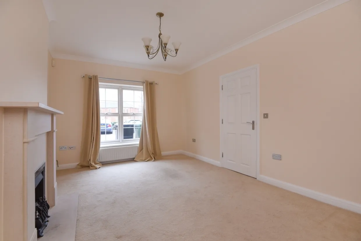 Beningfield Drive London Colney AL2 photo 3