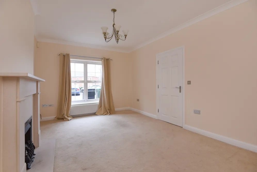 Beningfield Drive London Colney AL2 photo 3
