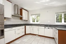 Caerleon Close, Claygate KT10 photo 3