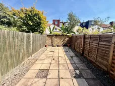 Jefferson Close Northfields W13 photo 3