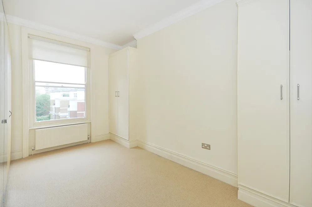 Sutherland House Marloes Road W8 photo 4