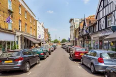 Buckingham Gardens, West Molesey KT8 photo 6