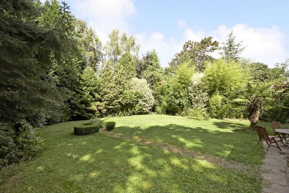 Caerleon Close, Claygate KT10 photo 7