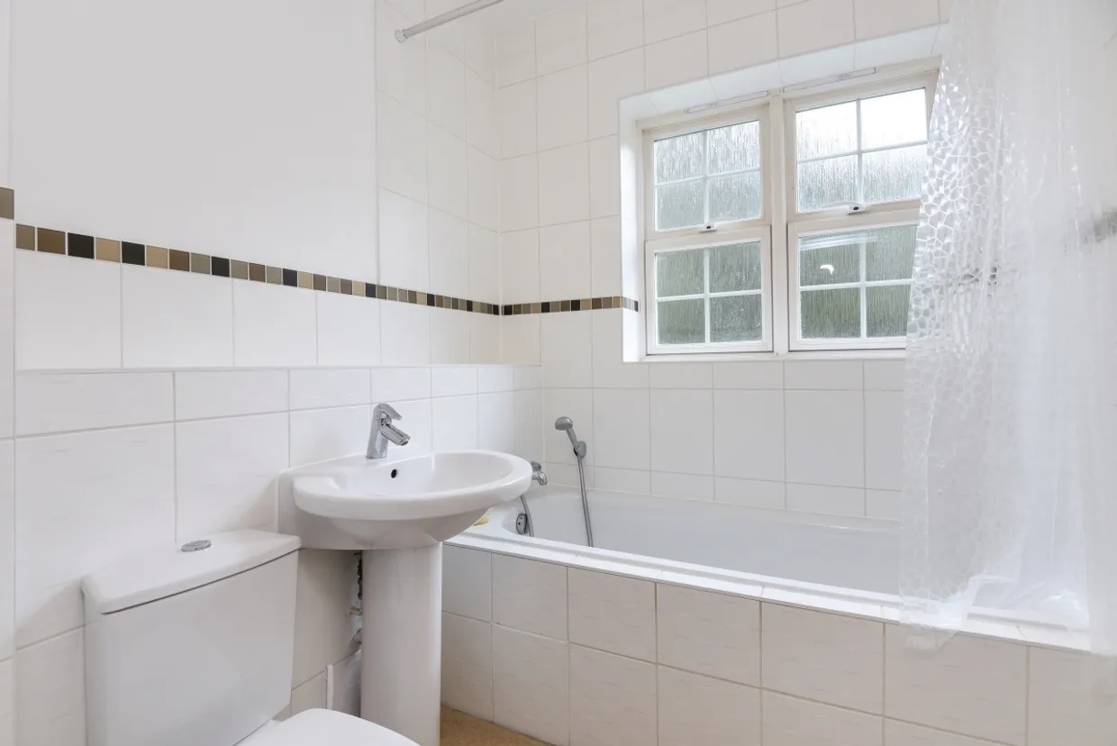 Beningfield Drive London Colney AL2 photo 8