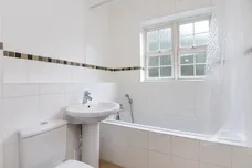 Beningfield Drive London Colney AL2 photo 8