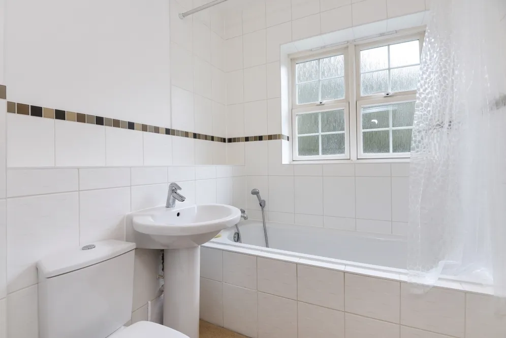Beningfield Drive London Colney AL2 photo 8