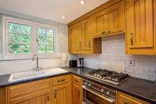 Petworth Road Chiddingfold GU8 photo 3