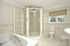Caerleon Close, Claygate KT10 photo 10