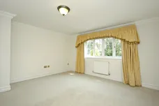 Caerleon Close, Claygate KT10 photo 14