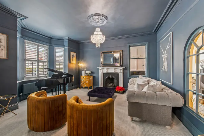 Property carousel image 10