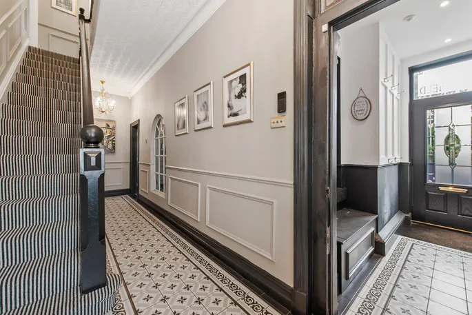 Property carousel image 18