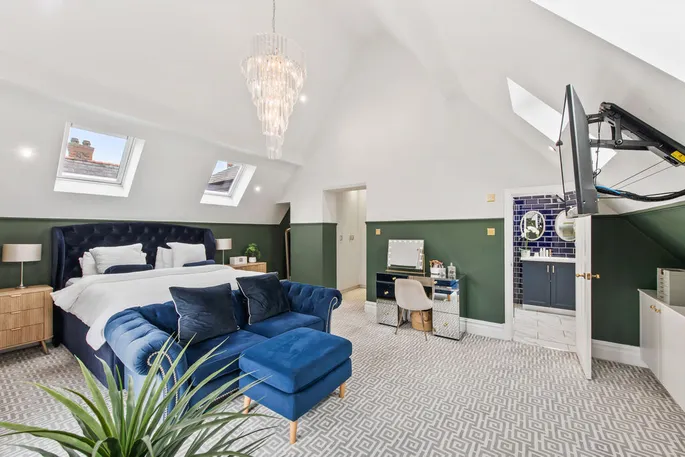 Property carousel image 23