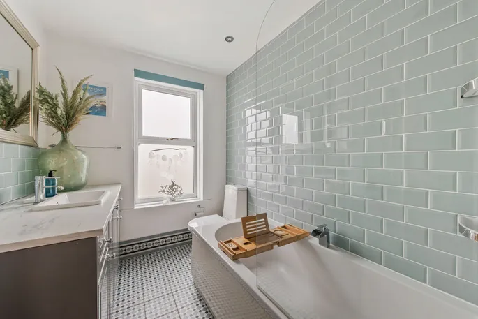 Property carousel image 32