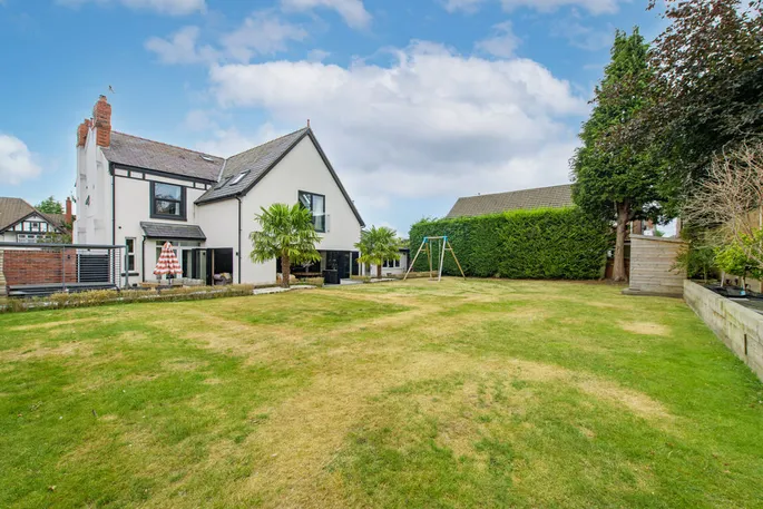 Property carousel image 37
