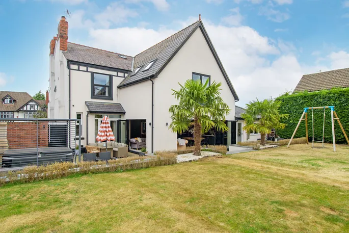 Property carousel image 38
