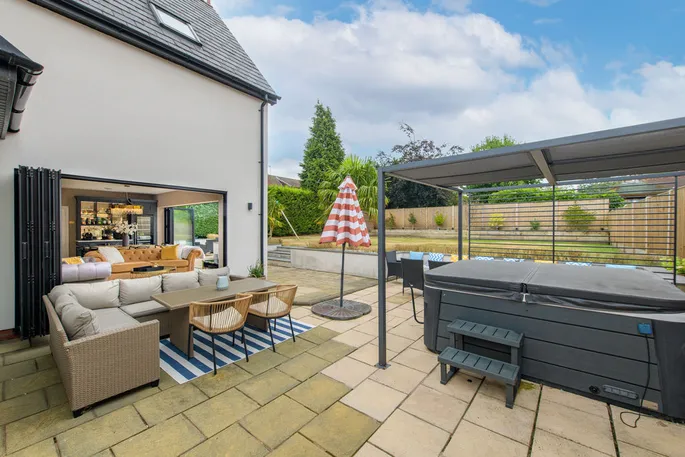 Property carousel image 39