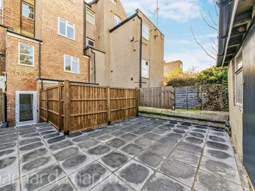 Holly Park Road, New Southgatephoto