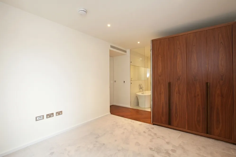 8 New Union Square Nine Elms SW11 photo 13