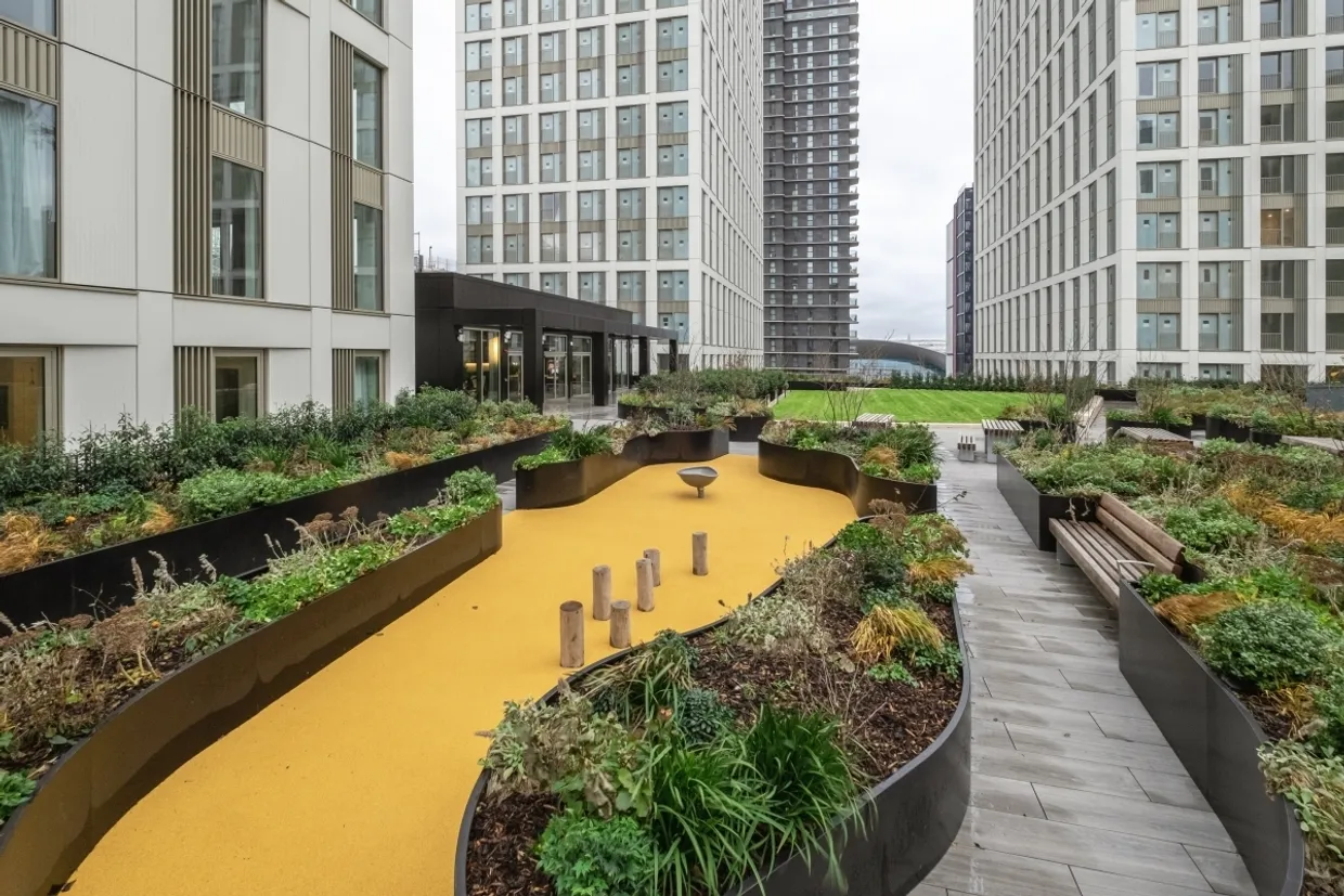 Cherry Park Lane London E20 photo 2