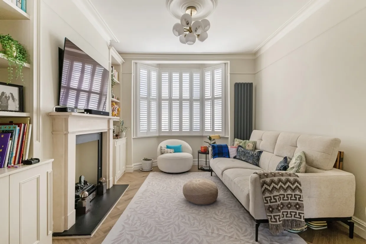 Ravensbury Road London SW18 photo 4