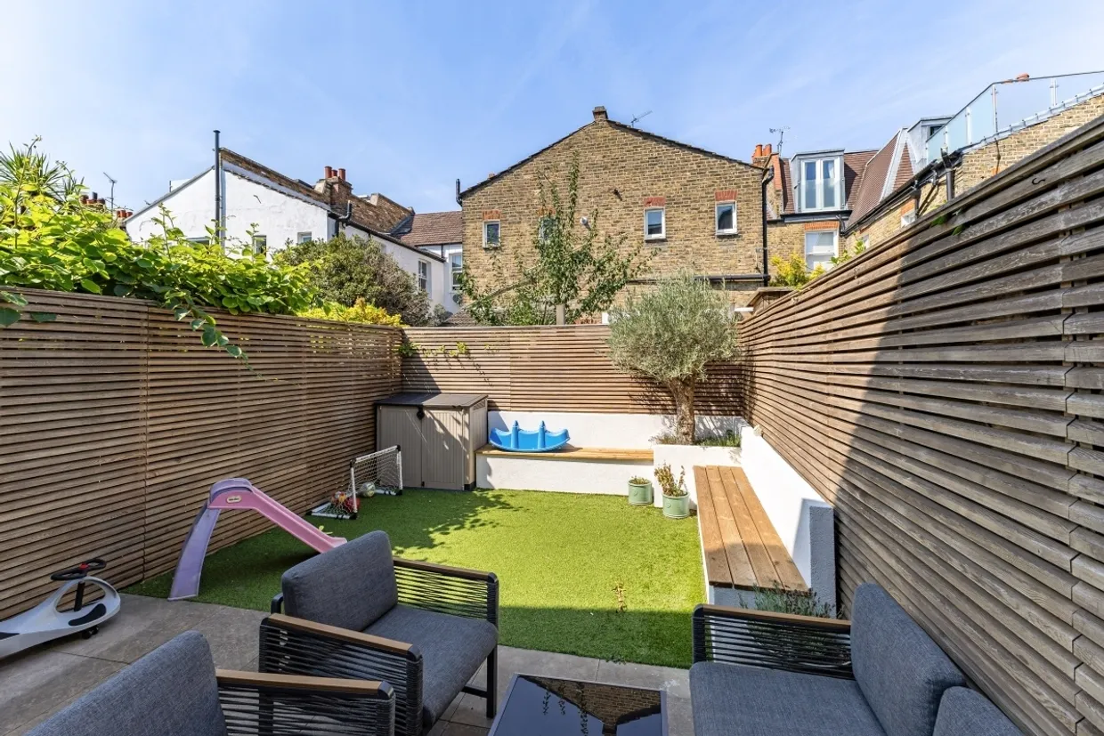 Ravensbury Road London SW18 photo 17