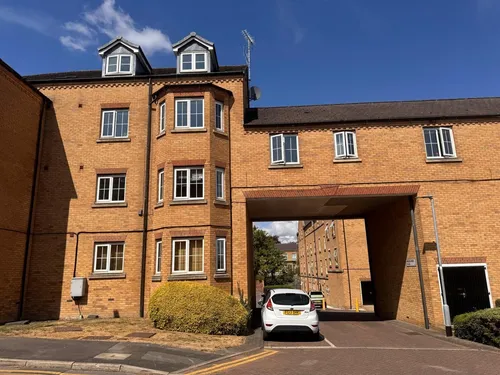 Broadlands Place, Pudseyphoto