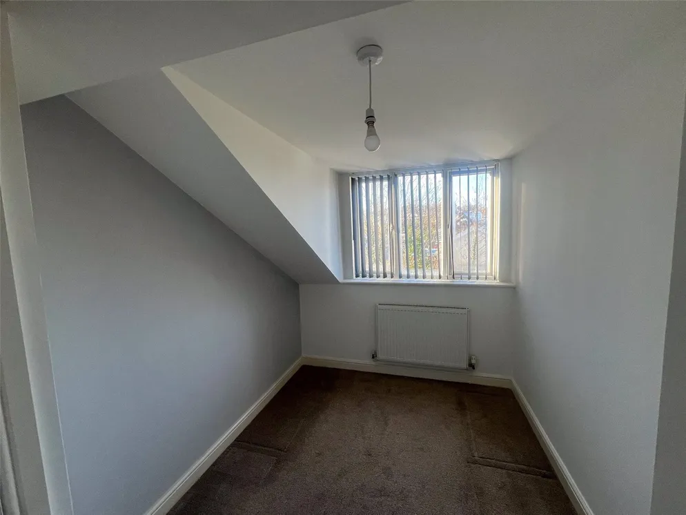 Property carousel item 4