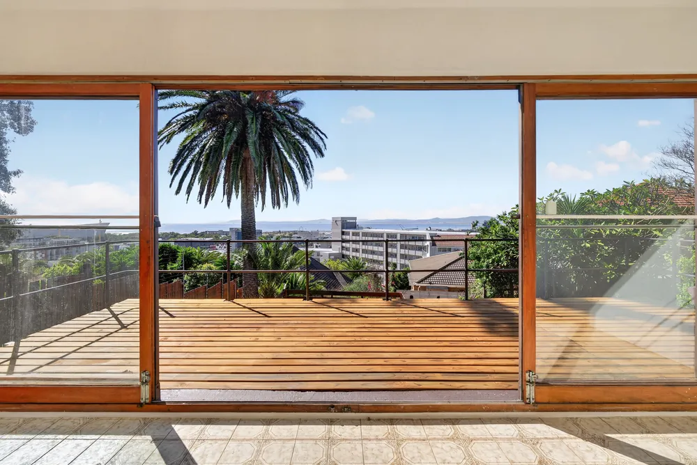 South Africa, Western Cape, Green Point, High Level Road, 12