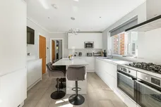 Kingswood Way, South Croydon, CR2 photo 3