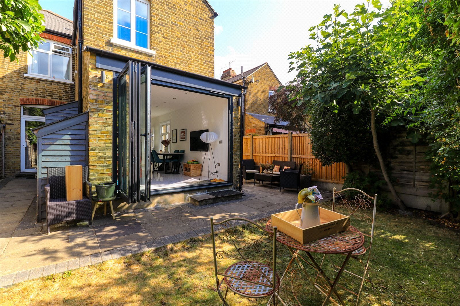 Little Park Gardens, Enfield, Middlesex, EN2 Image 18