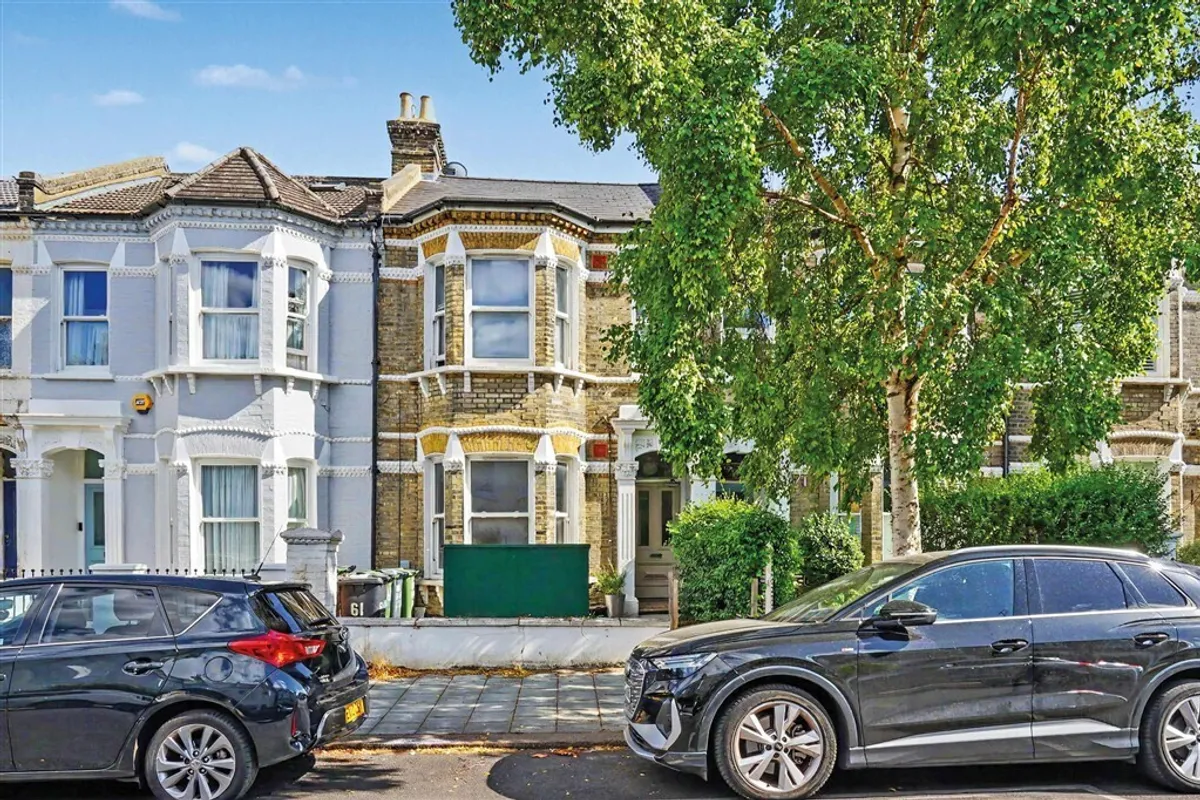 Elms Crescent, CLAPHAM