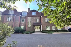 Cross Road, ASCOT