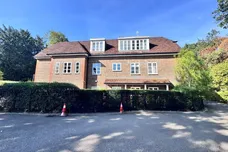 Cross Road, ASCOT