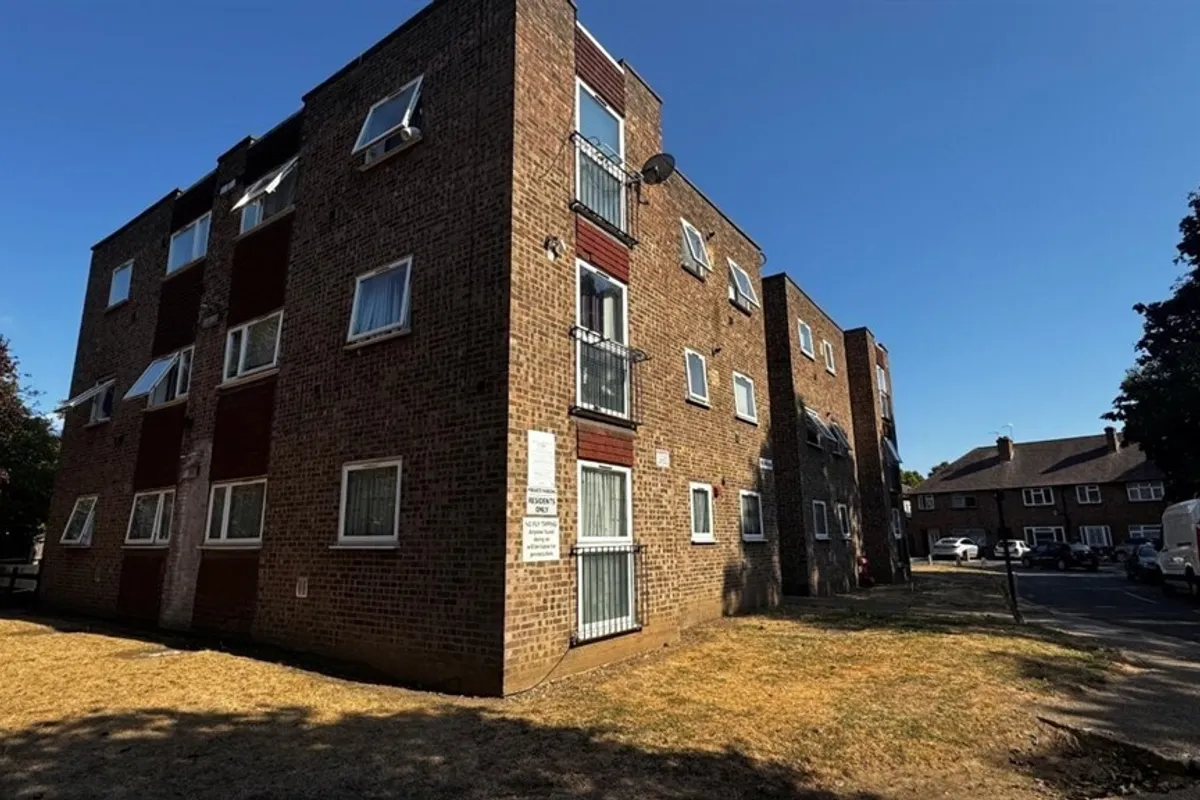 Highlands Close, HOUNSLOW