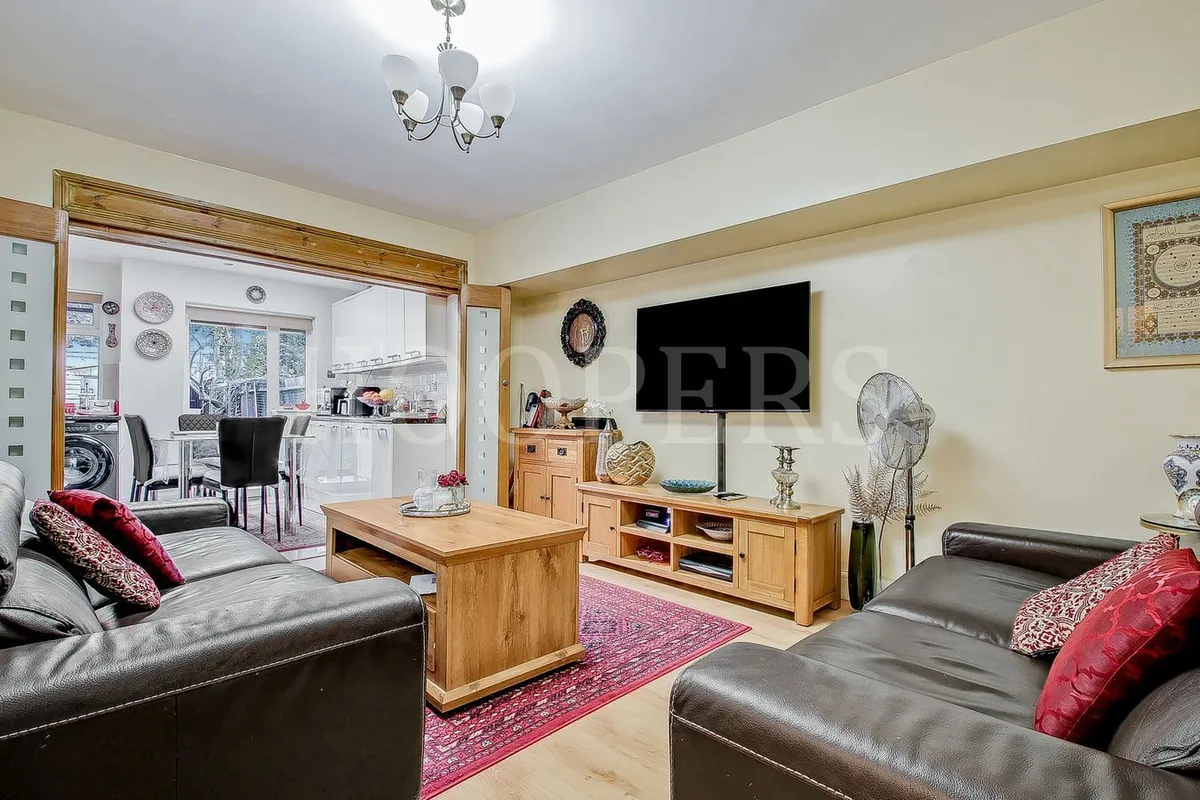Annesley Close, London, NW10