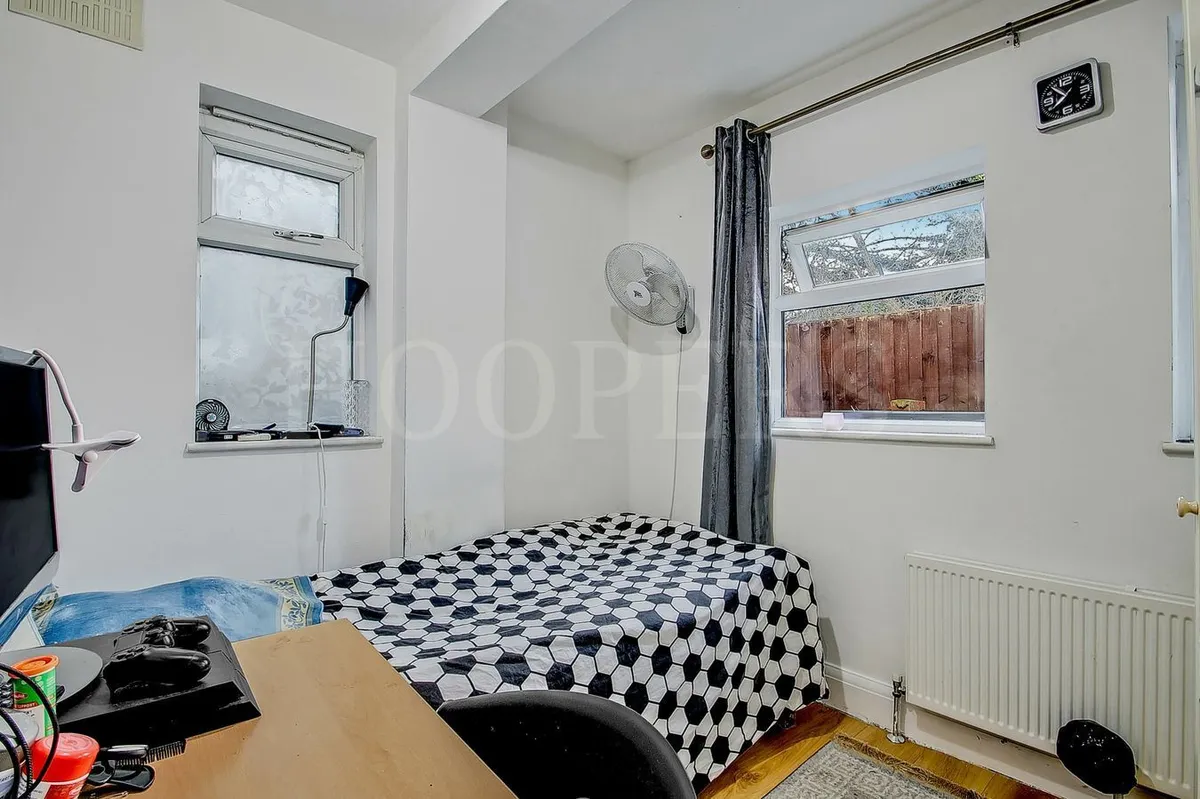 Annesley Close, London, NW10
