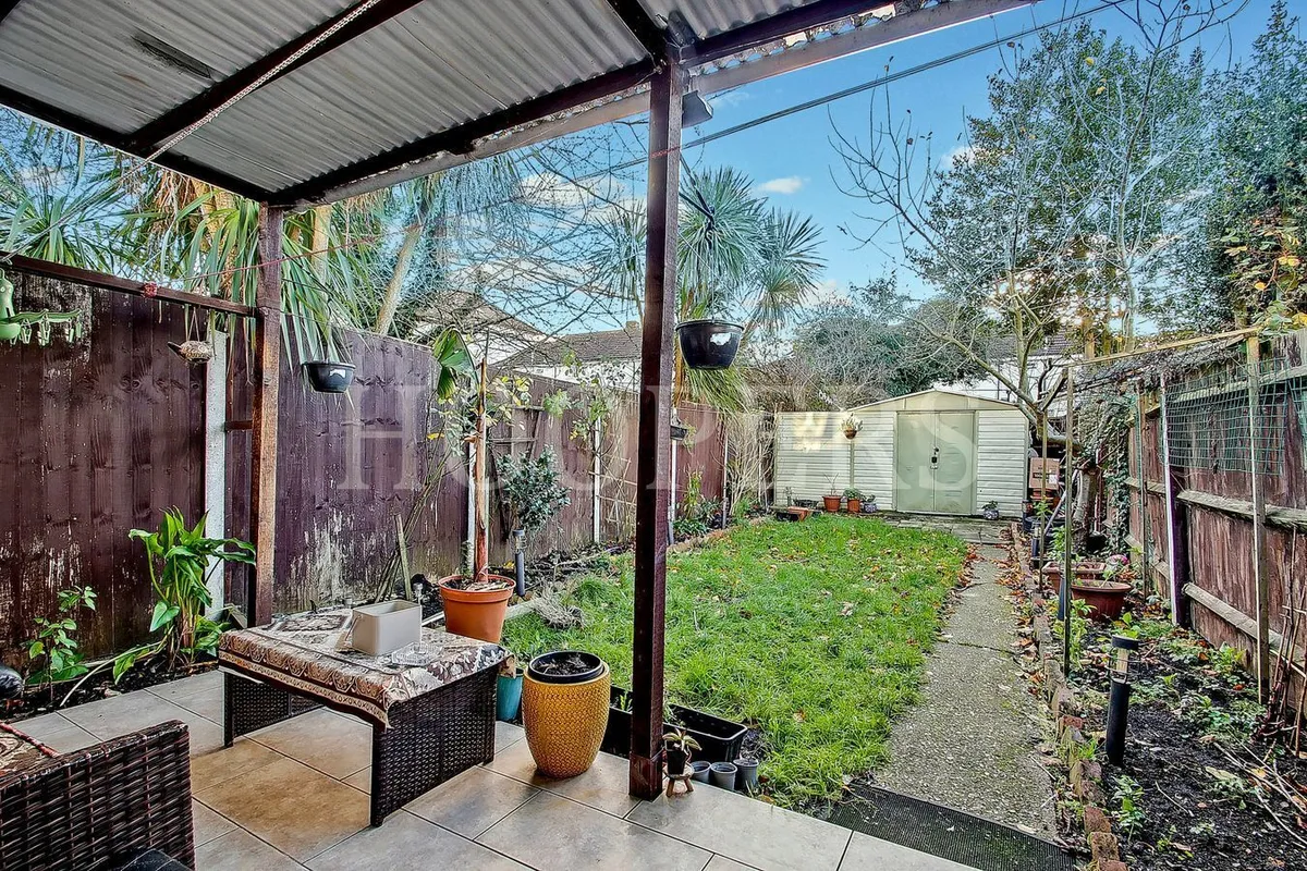 Annesley Close, London, NW10
