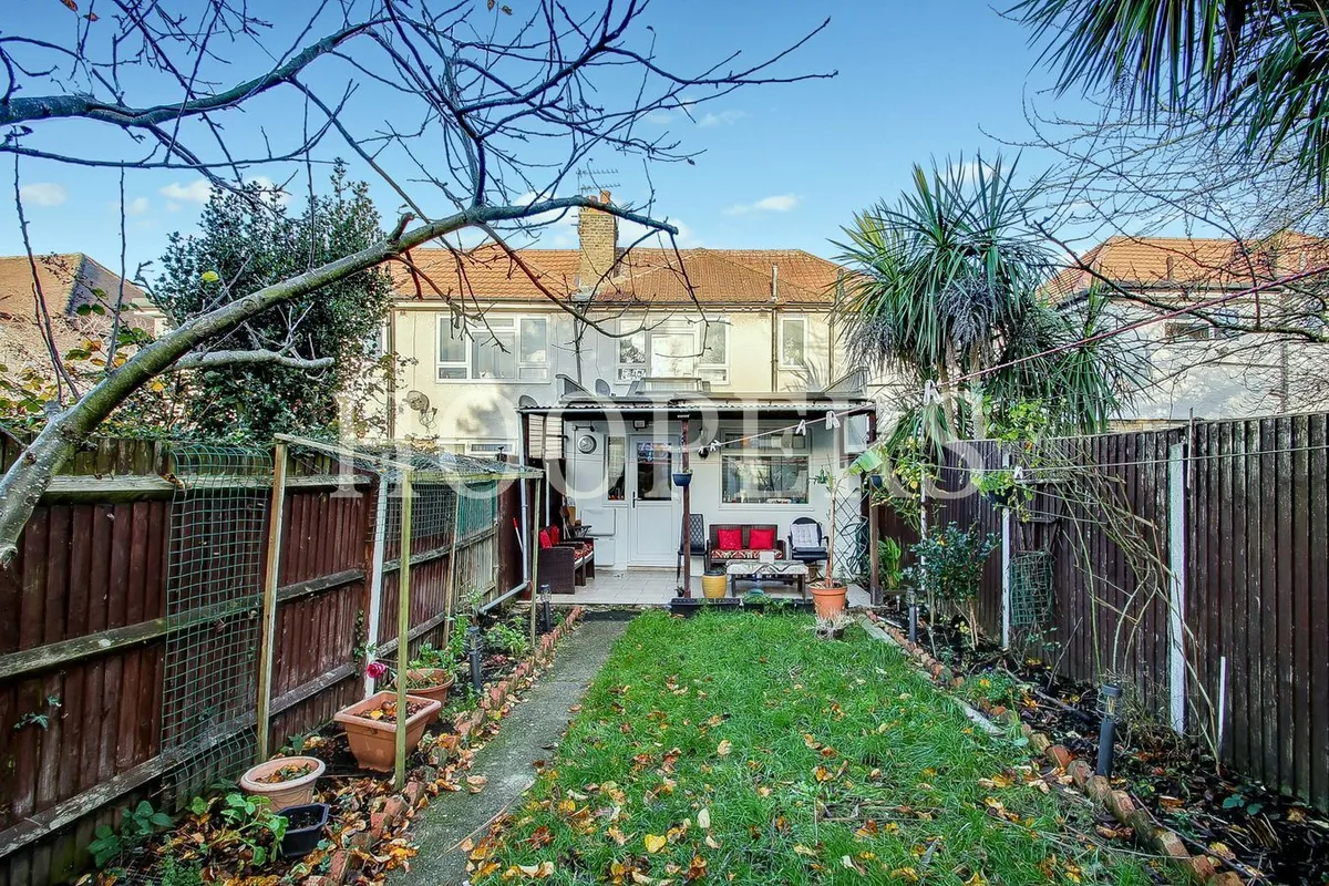 Annesley Close, London, NW10