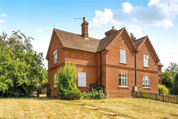 High Street, Ridgmont, MK43 photo 1