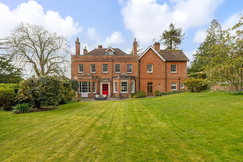Castle Hill, Farnham, GU9 photo 21
