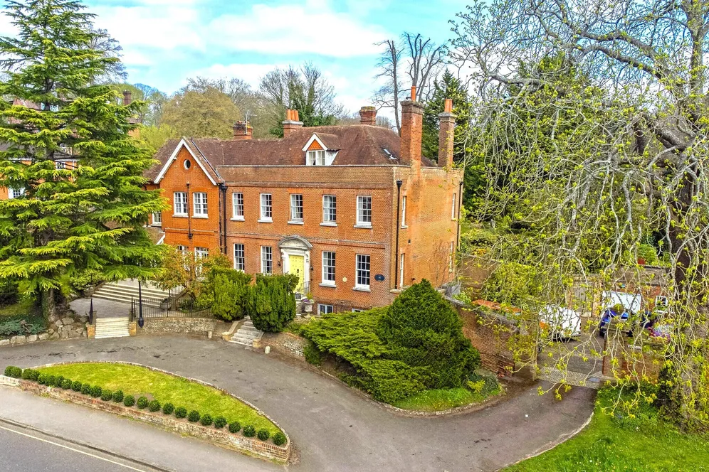 Castle Hill, Farnham, GU9 photo 22