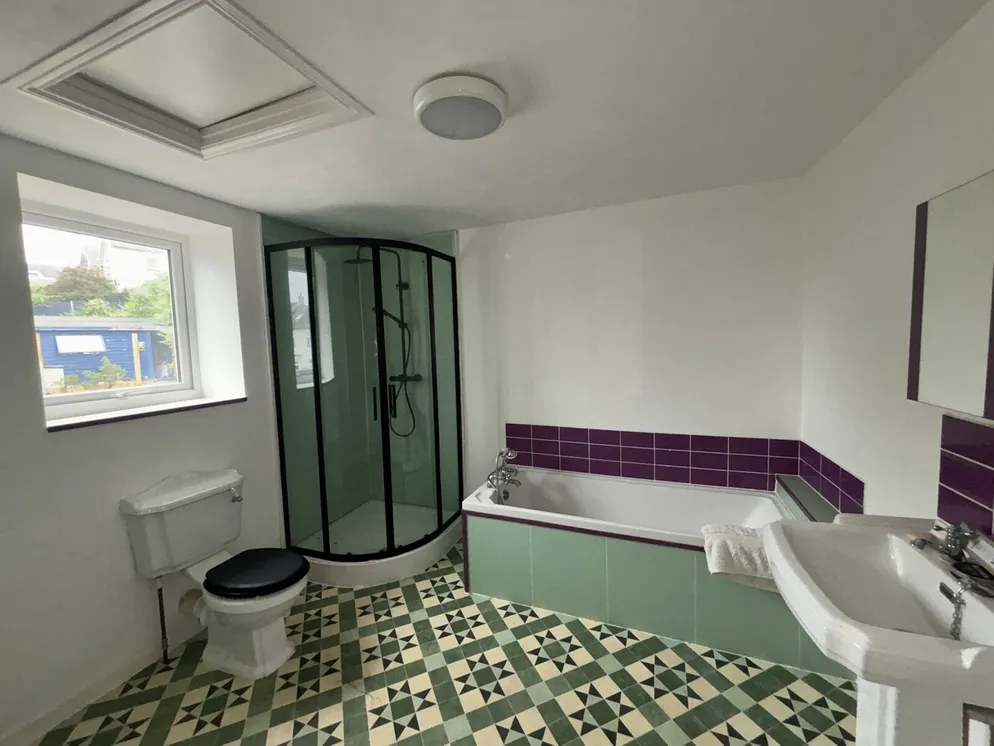 Property carousel item 14