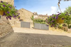 Thornhill Place, Brighouse