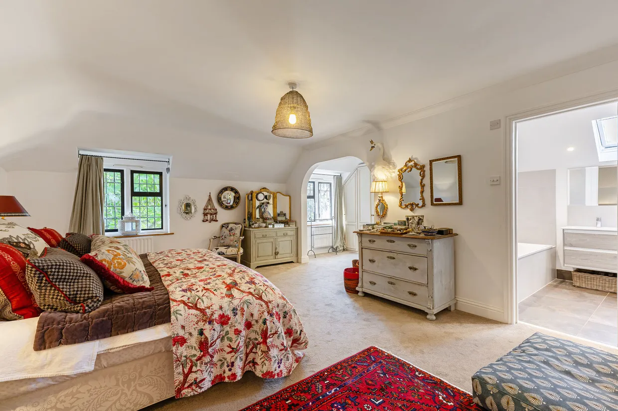 Grantley Avenue, Guildford, GU5 photo 3