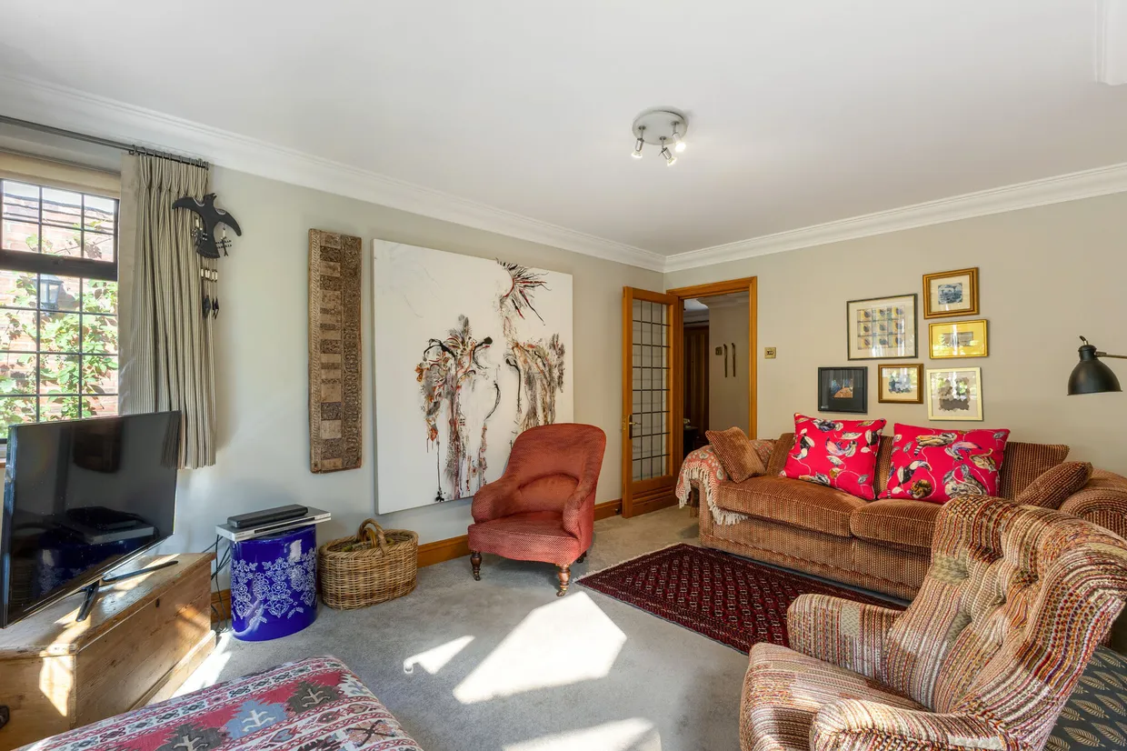 Grantley Avenue, Guildford, GU5 photo 10