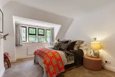 Grantley Avenue, Guildford, GU5 photo 13