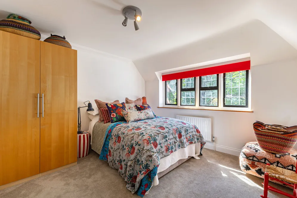 Grantley Avenue, Guildford, GU5 photo 15